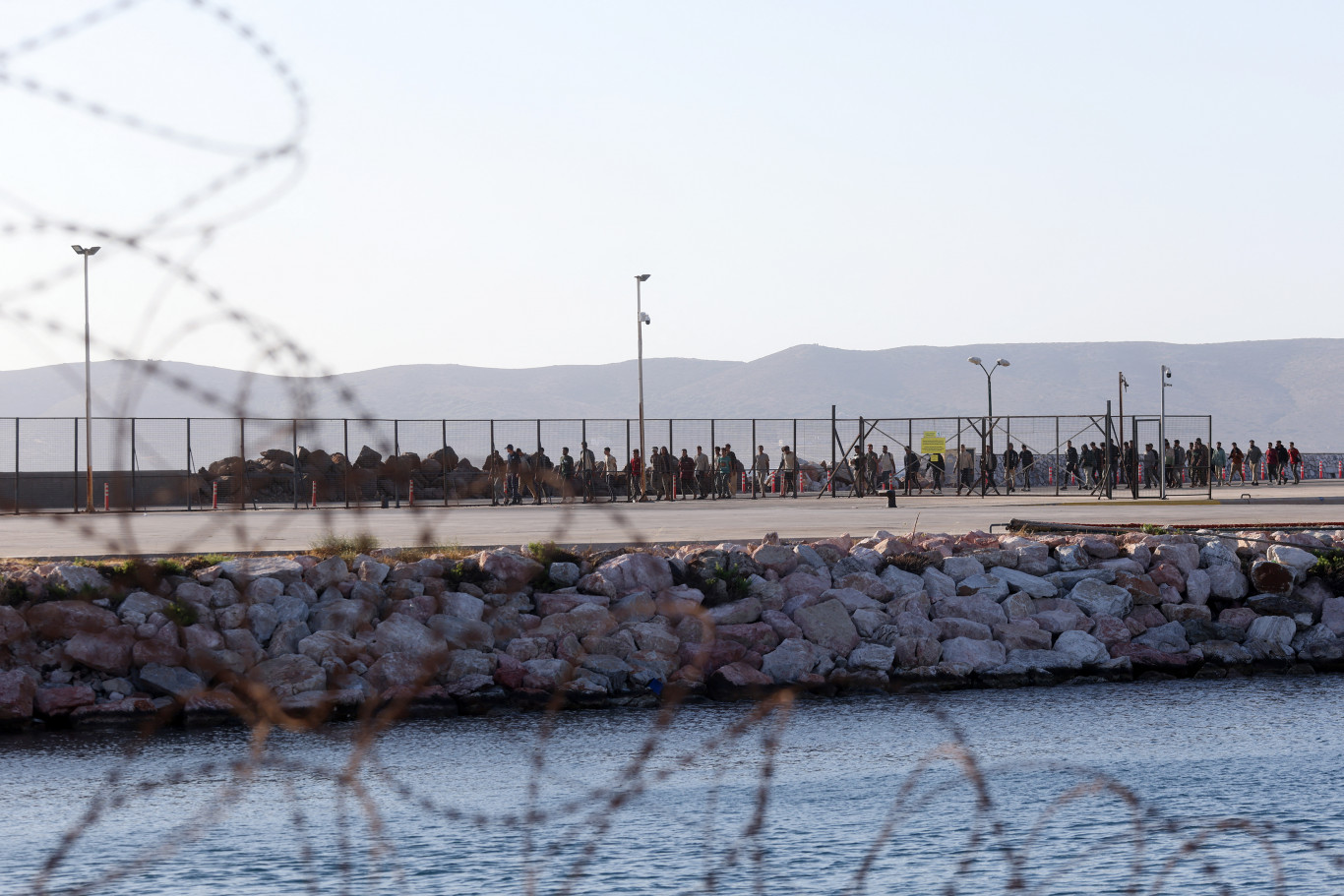 Maszkos bevándorlókat használhatott a görög rendőrség  arra, hogy erőszakkal kitoloncoljon más bevándorlókat