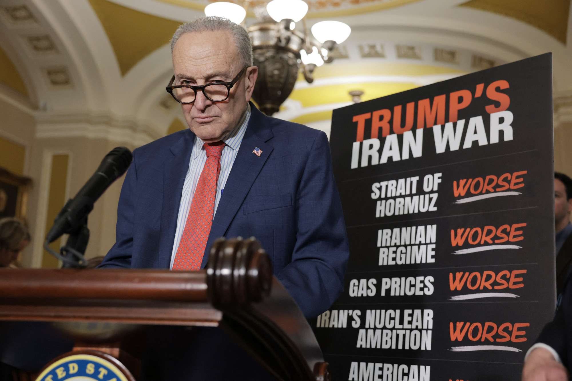 A republikánusok egyelőre még kitartanak Trump népszerűtlen háborúja mellett