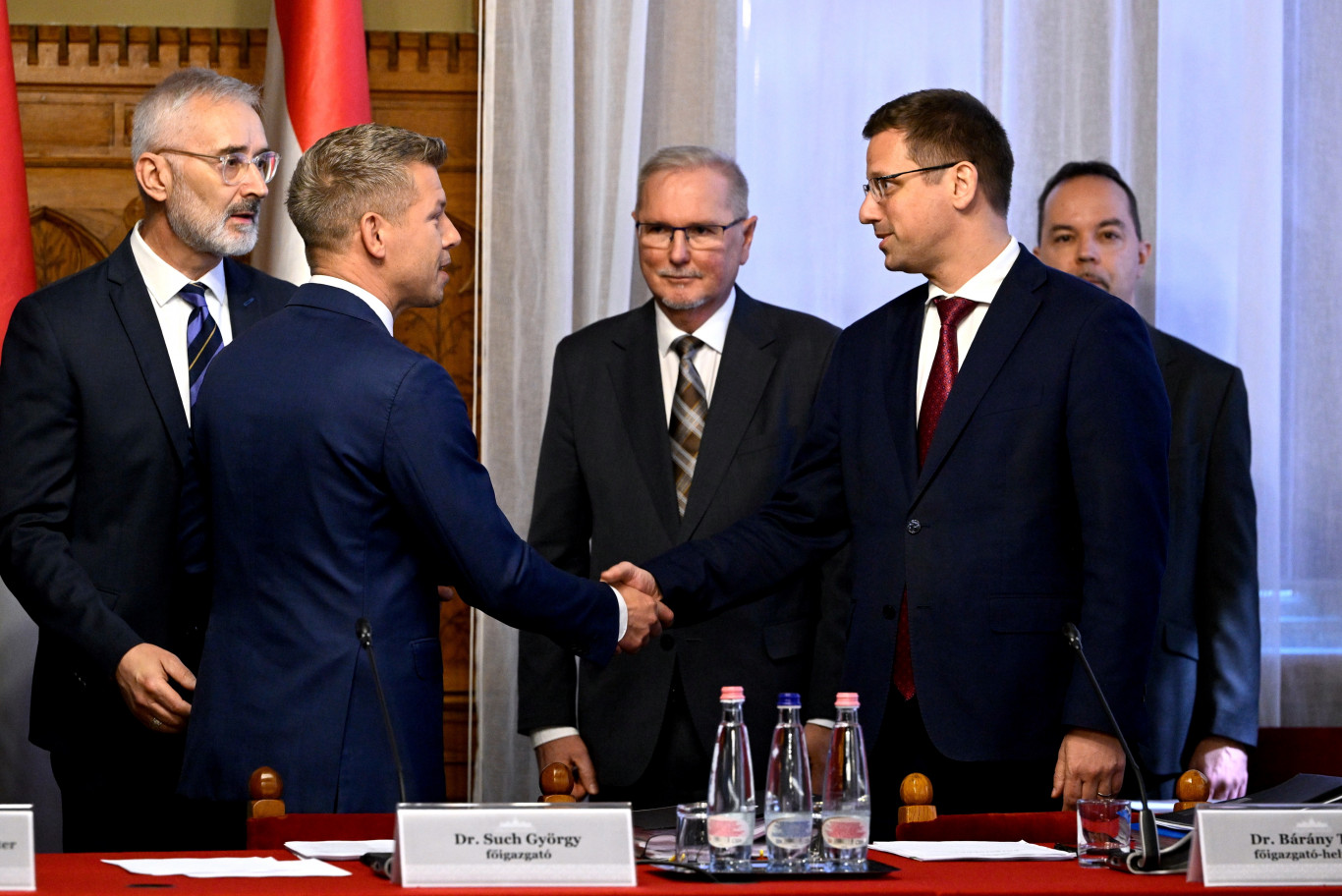 Magyar Péter már az alakuló ülésen esküt tenne