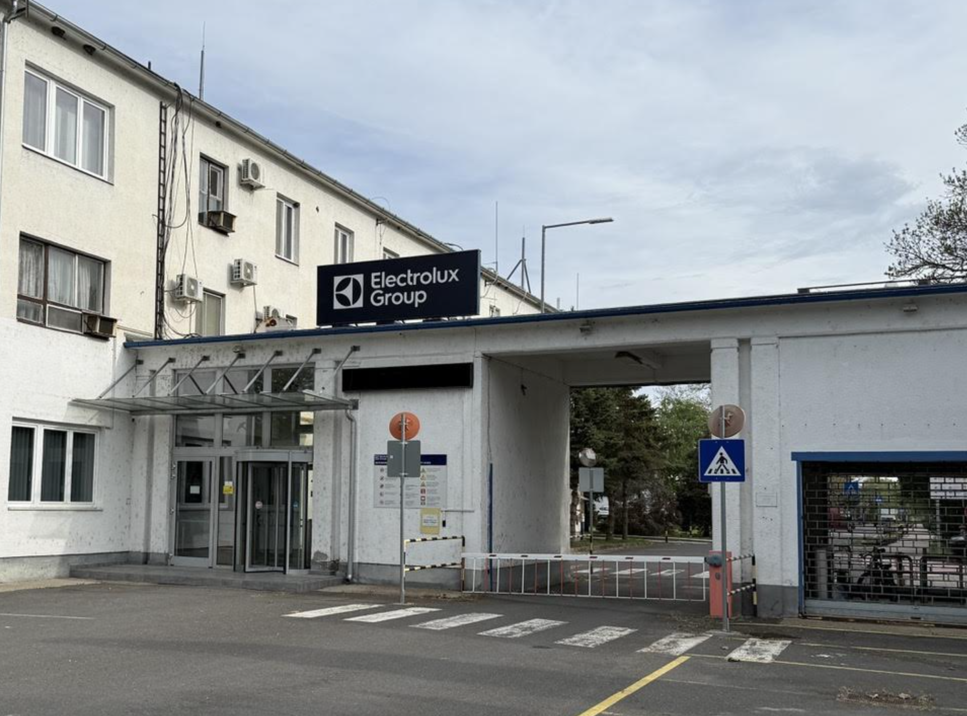 Bezár az Electrolux jászberényi hűtőgyára, 600 embert bocsátanak el