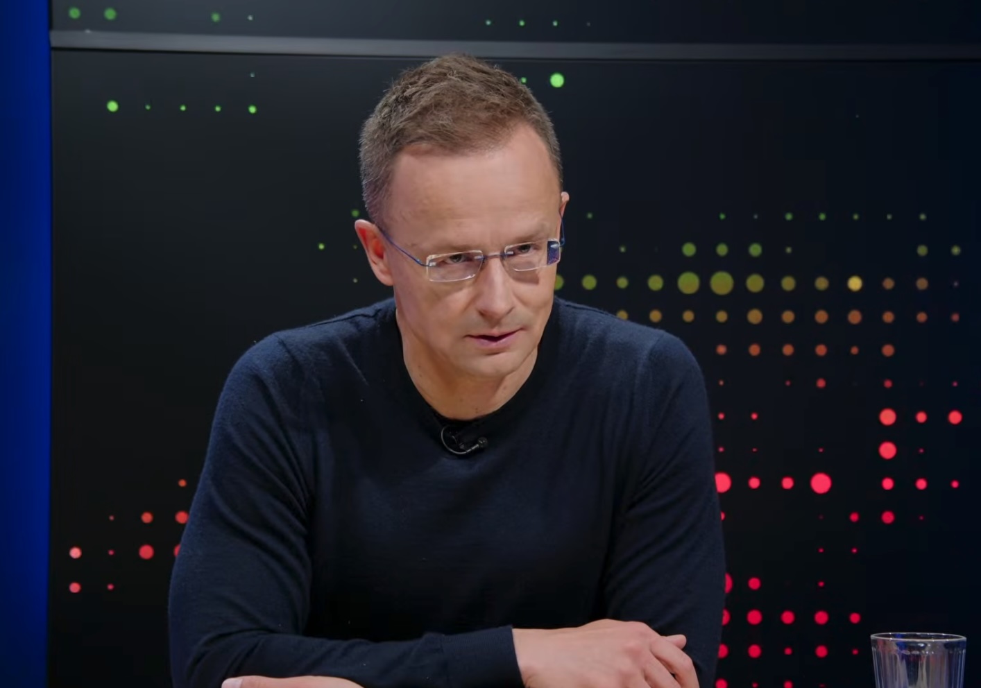 Szijjártó Péter nem számít katonai behívóra, mert 48 évesen már nem alkalmas arra, hogy harcoljon a fronton