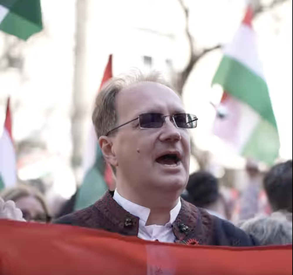 Kultúrpolitikus ő, ez nem vitás, huhuhujj! - Hoppál Péter zseniális kampánydala illusztrálja, hogy mekkora feladatai vannak a Tiszának a zeneoktatásban