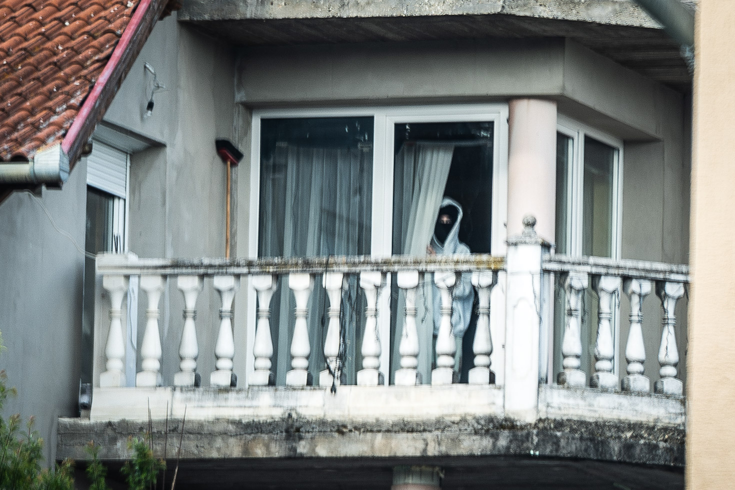 Az osztrák határig mentünk, hogy találkozzunk Magyar Péterrel, akiről közel ezer ember hitte azt, hogy ő az igazi