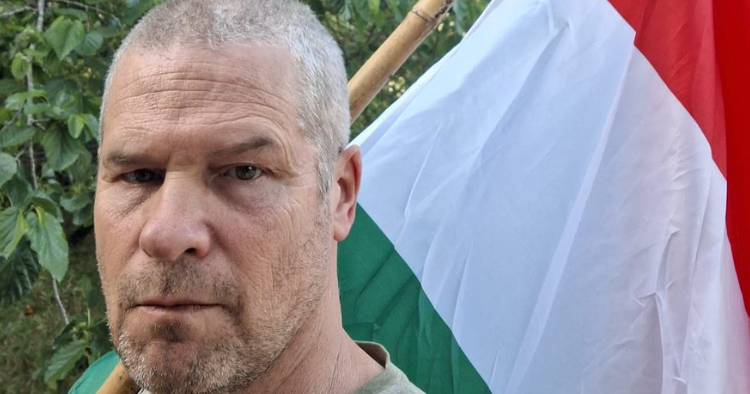 Az izraeli rendőrség elkobzott egy magyar zászlót, mert hasonlít a palesztinra