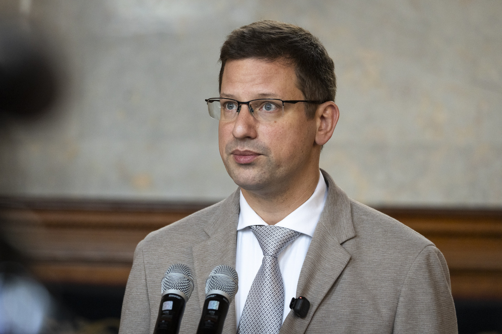 Szijjártó Péter helyett Vitályos Esztert delegálja a Fidesz parlamenti alelnöknek