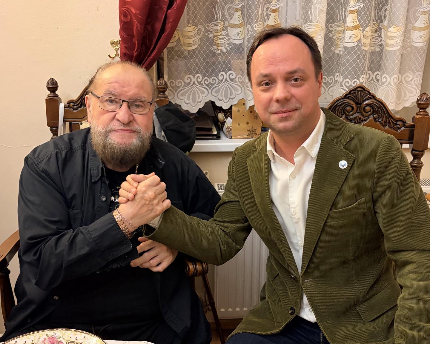 „Nem ajándékba kaptam” – mondja Deák Bill Gyula a választások előtt fideszeseknek sunyiban kiosztott NKA-pénzekből neki juttatott 100 millióról