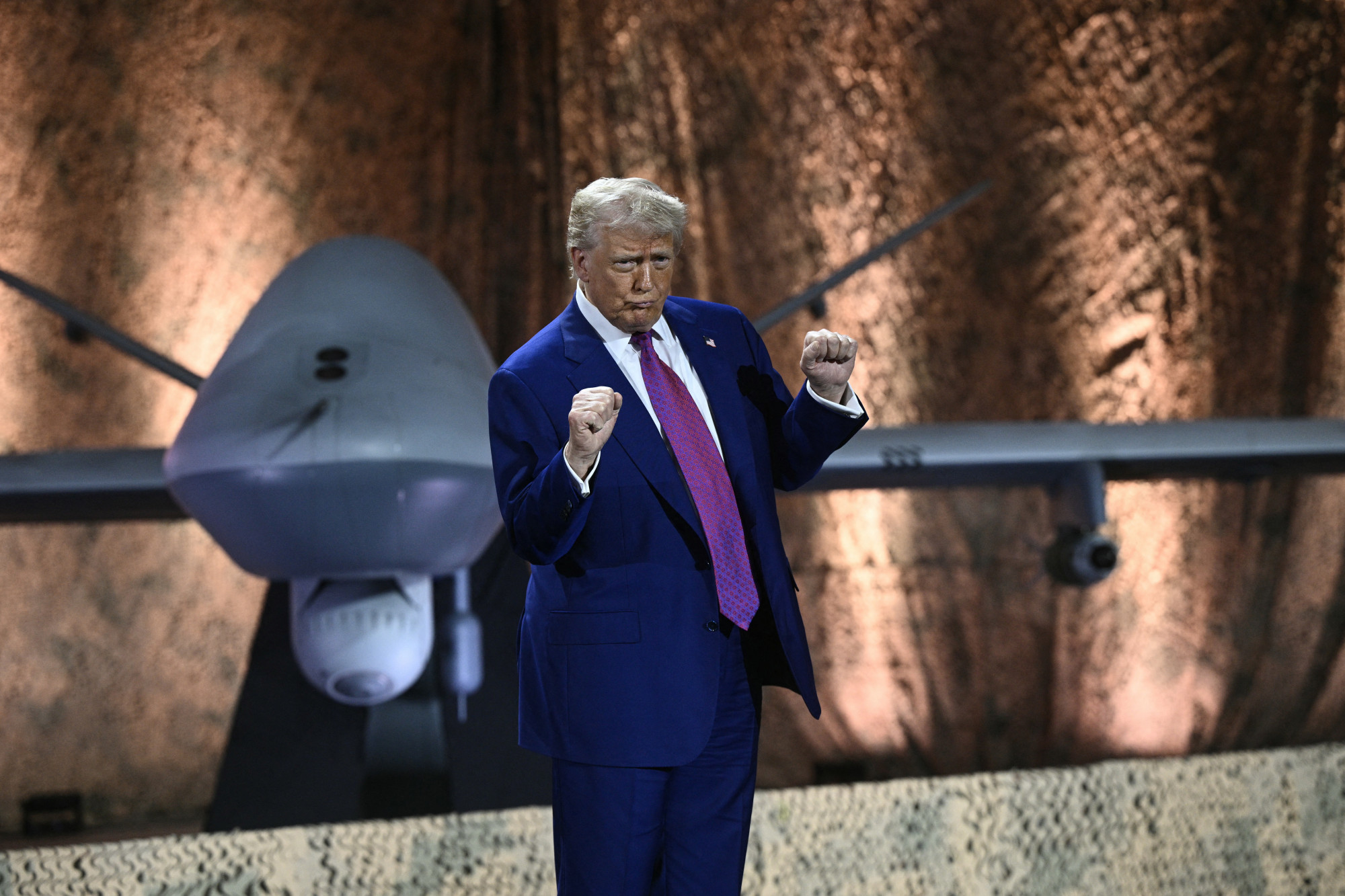 2022 óta nem látott szintre ugrott az olaj ára, miután arról jelentek meg hírek, hogy Trumpot az Iránnal kapcsolatos katonai lehetőségekről briefelik