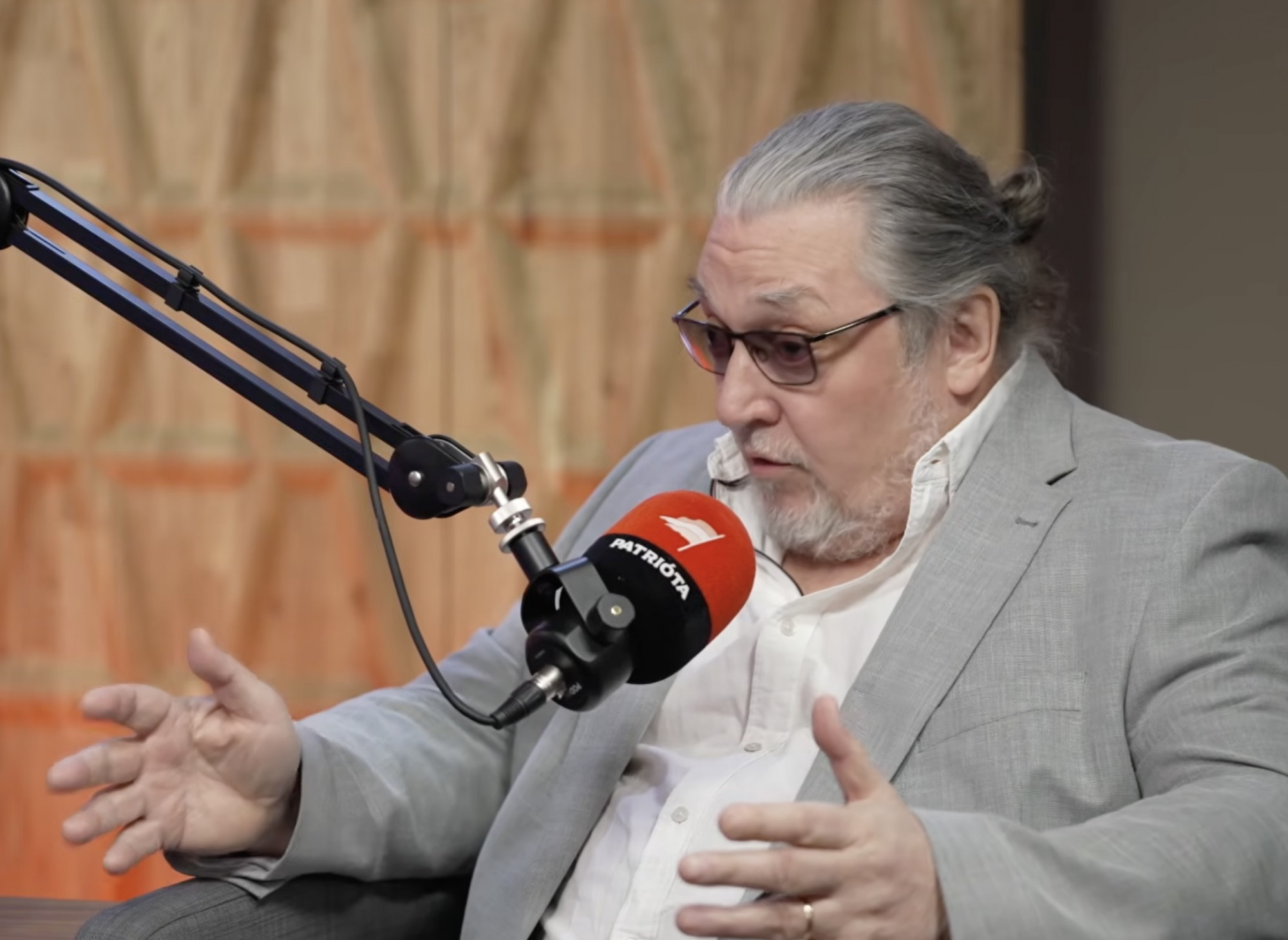 Az NKA több bizottsági tagja is azt állítja, ők nem a celebgazdagító-galuskaevős programokat hagyták jóvá