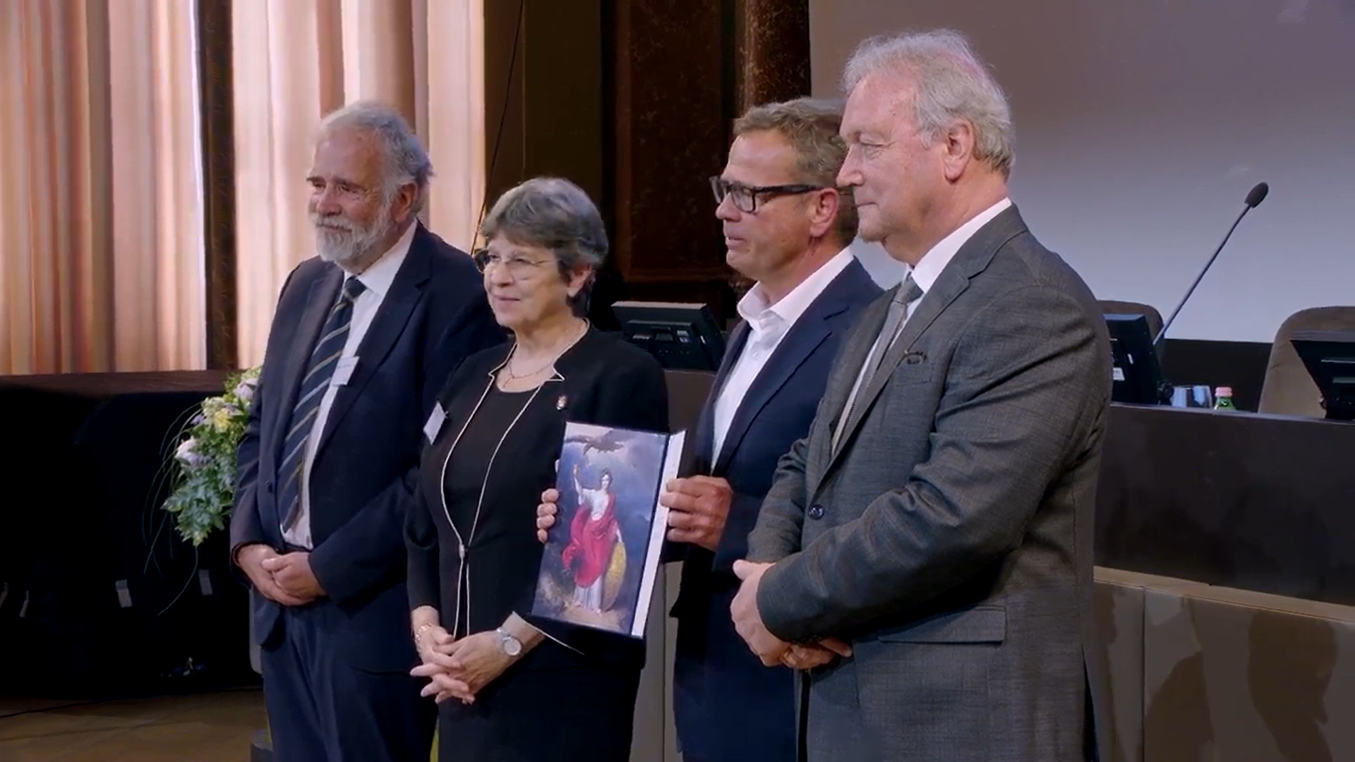 Akadémiai Újságírói Díjat kapott Vajna Tamás, a Qubit munkatársa az MTA közgyűlésén
