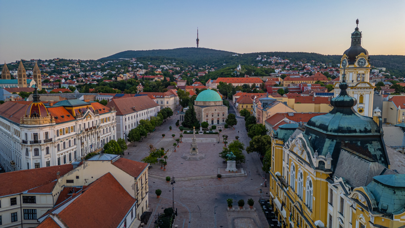 Uránt tárolt az udvaron a pécsi férfi, pénzbüntetést kapott