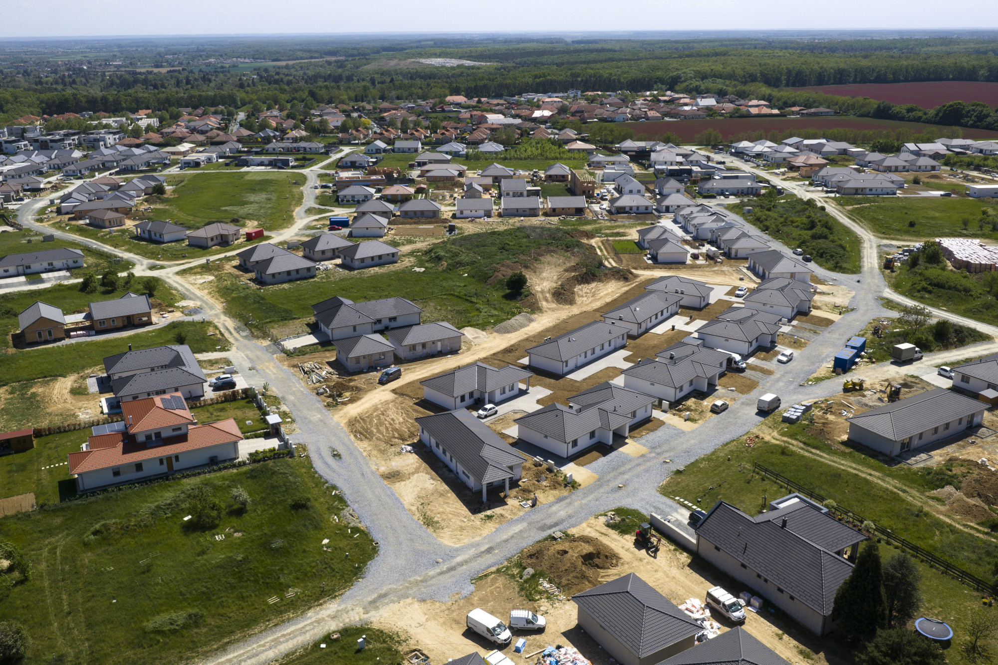Szombathely Rózsadombjának indult, most az udvarra se mehetnek ki a súlyos azbesztszennyezés miatt