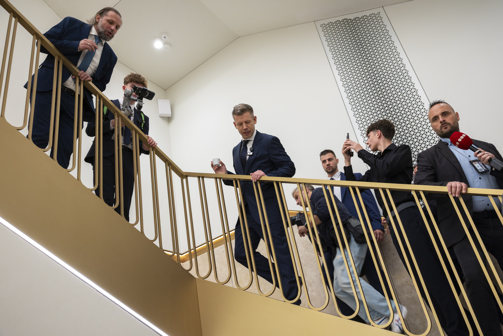 Tényleg luxi-e a luxi a Várban, vagy csak Magyar habosítja?