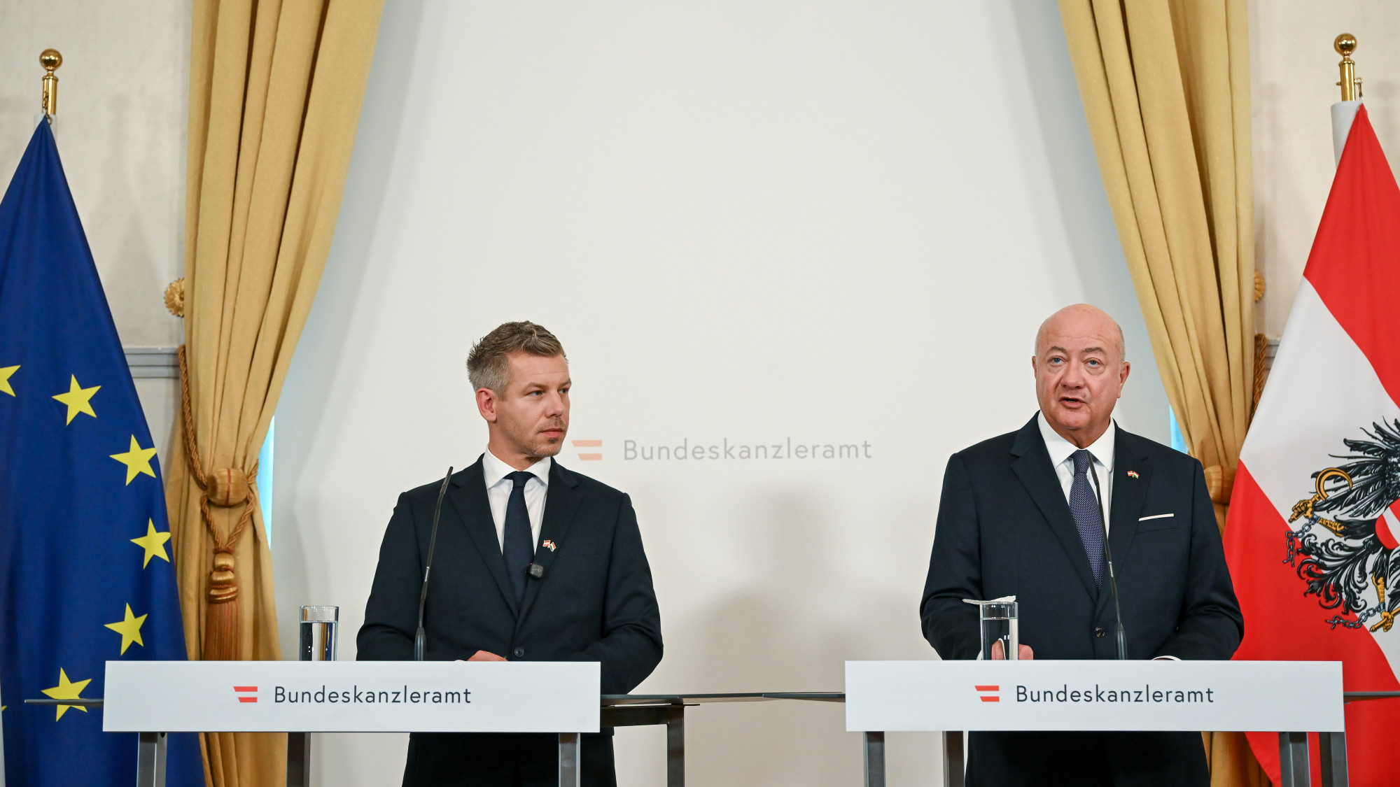 Magyar Péter Ausztriában: Az azbesztügyben a szennyező fizet elvét kell alkalmazni