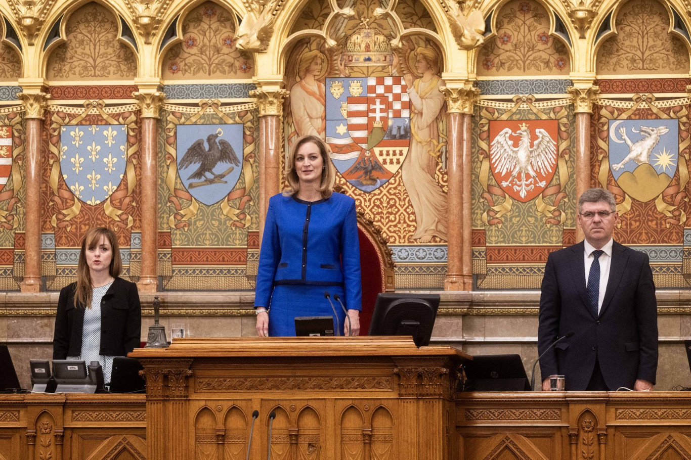 Az Országgyűlés új elnöke arra kérte a volt képviselőket, hogy végkielégítésüket jótékony célra ajánlják fel