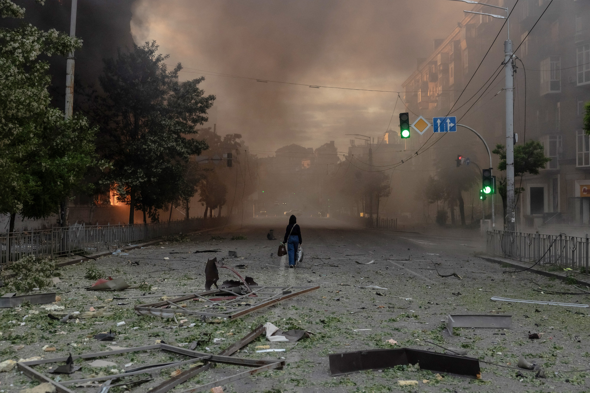 Masszív orosz légitámadás érte éjjel Kijevet, a város minden kerületét bombázták, halálos áldozat is van