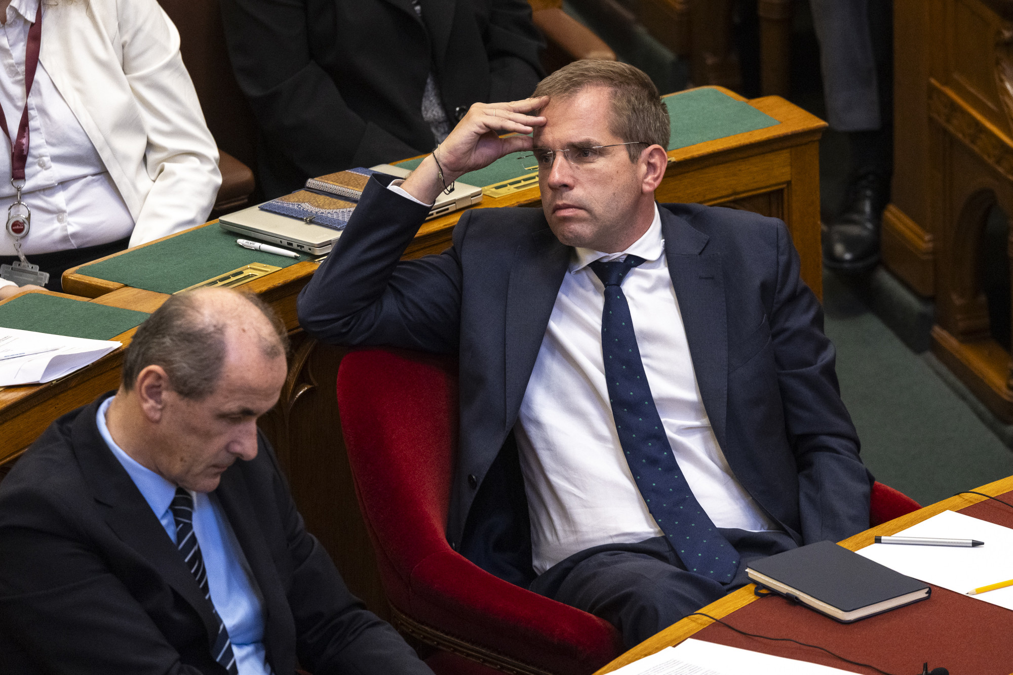 Csibészbecsület és versenyszféra
