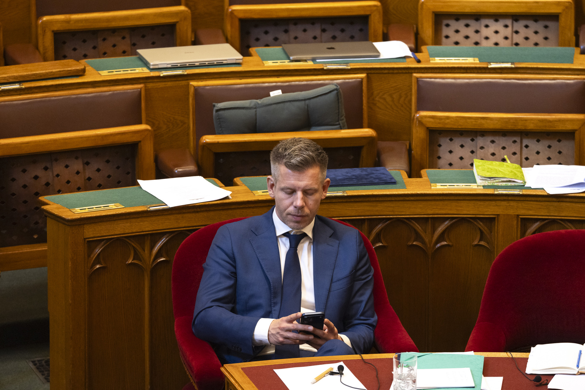 Ezen a weboldalon lehet követni, hova kommentel éppen Magyar Péter