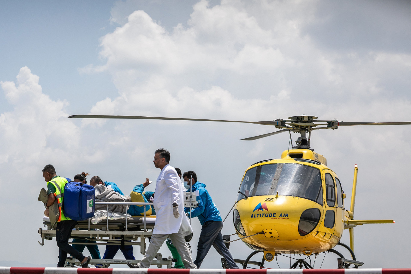 Csodás túlélés az Everesten: Dawa Sherpa lebilincselő története Csodás túlélés az Everesten: Dawa Sherpa lebilincselő története