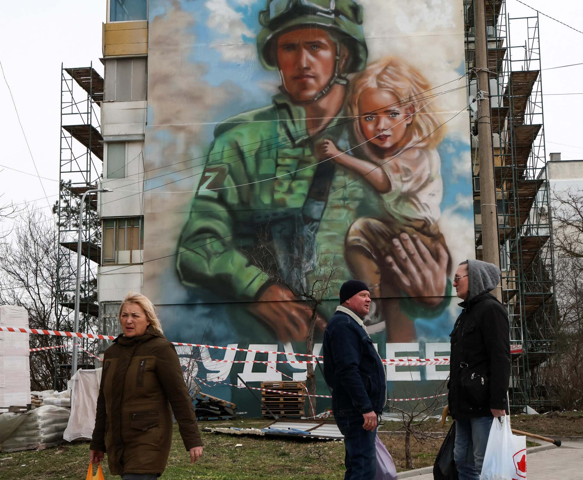 Ukrán dróncsapás ért egy személyvonatot a Krímben