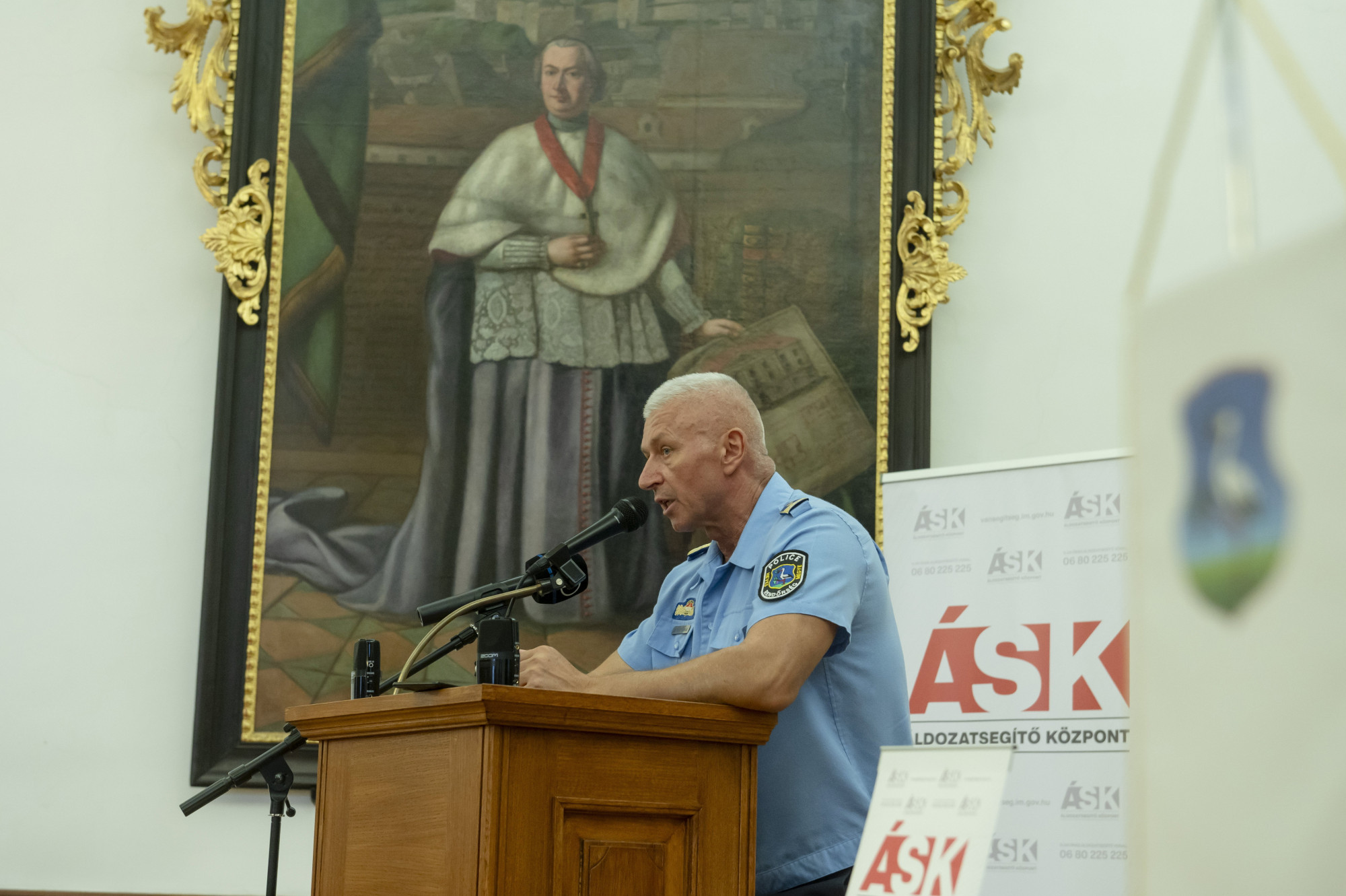 Mecser Tamás az új országos rendőrfőkapitány