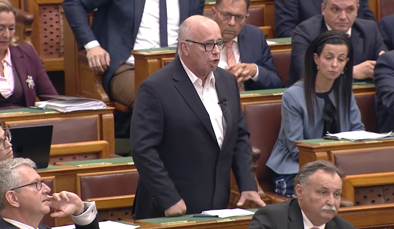 Balla György a Parlamentben: Magyar Péter jöjjön ide, és mondja a szemembe, hogy bűnöző vagyok
