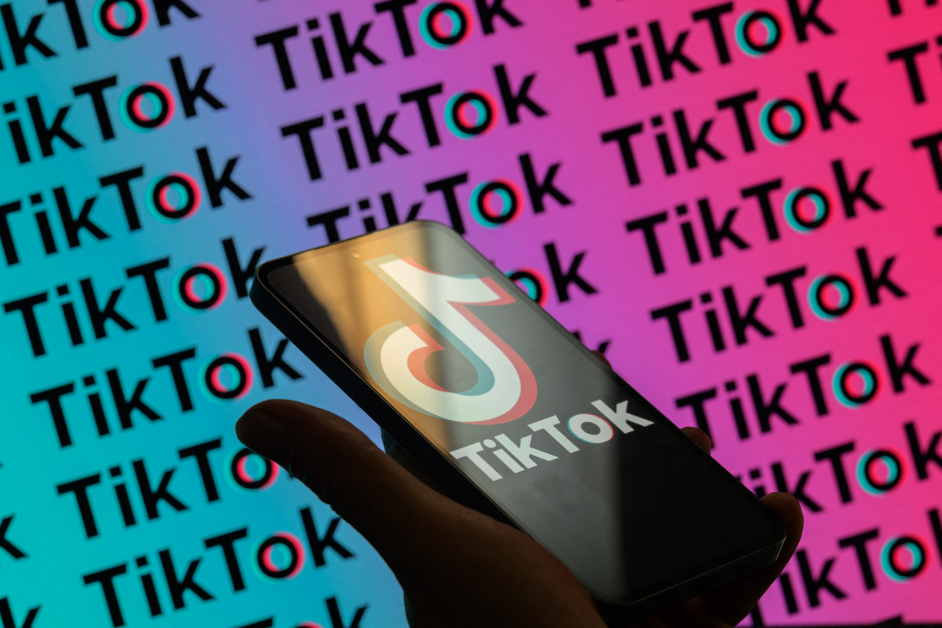 Adócsaláson kapták a népszerű TikTok-tartalomgyártókat Adócsaláson kapták a népszerű TikTok-tartalomgyártókat