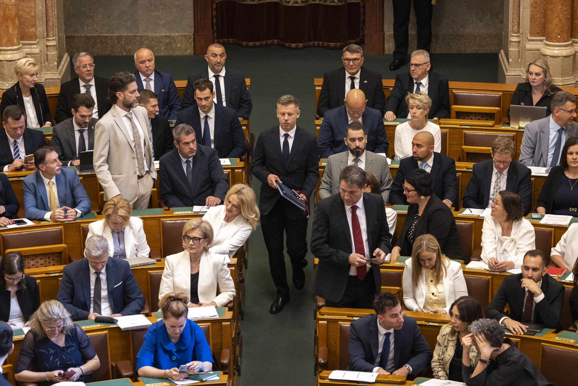 Magyar Péter bejelenti, hogyan távolítanák el Sulyok Tamást meg a többieket