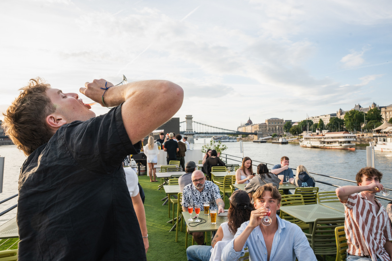 Proseccohajók: A Budapestre érkező turisták új kedvence