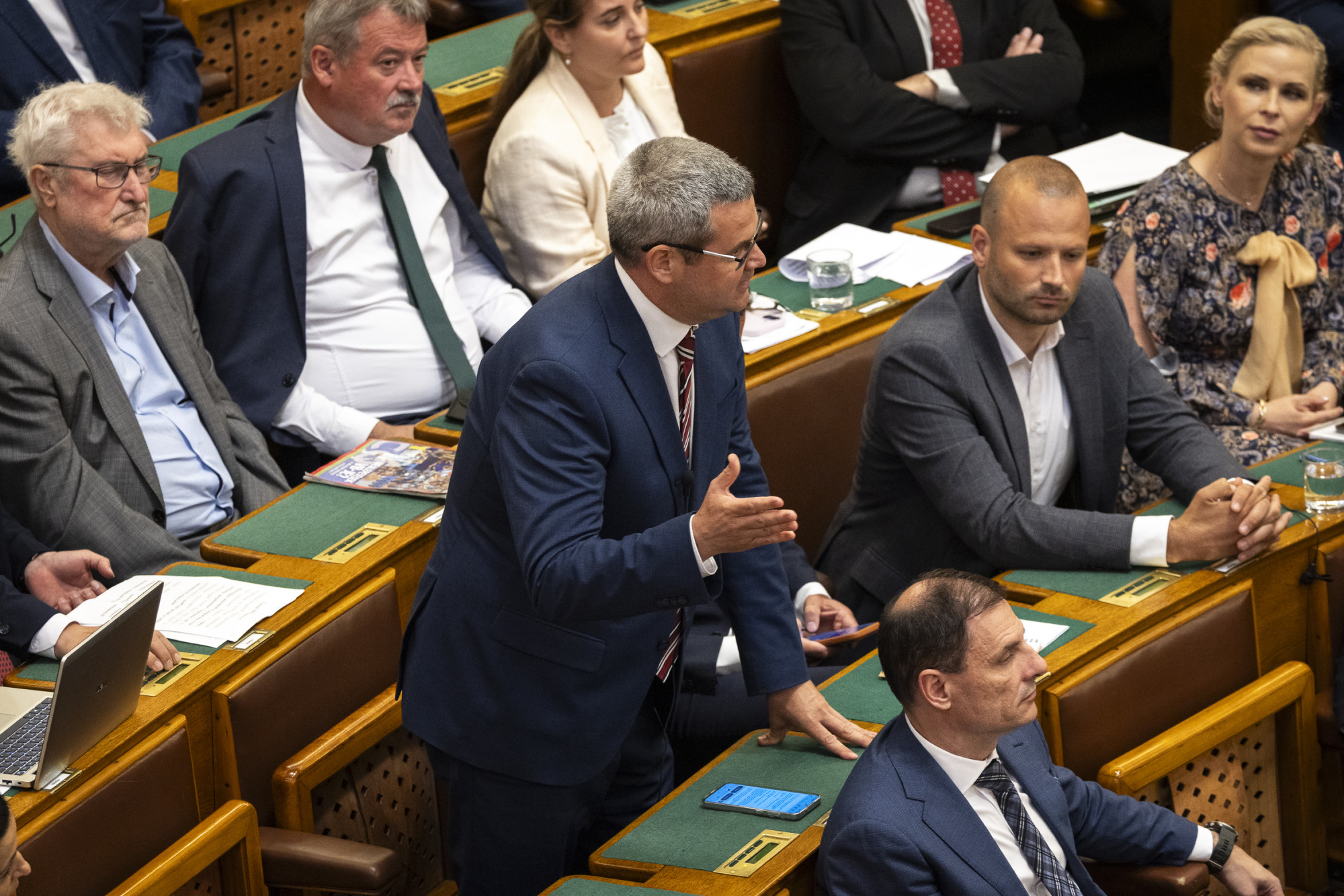 Takács Péter még meg sem kezdte a felszólalását, és máris abbahagyta