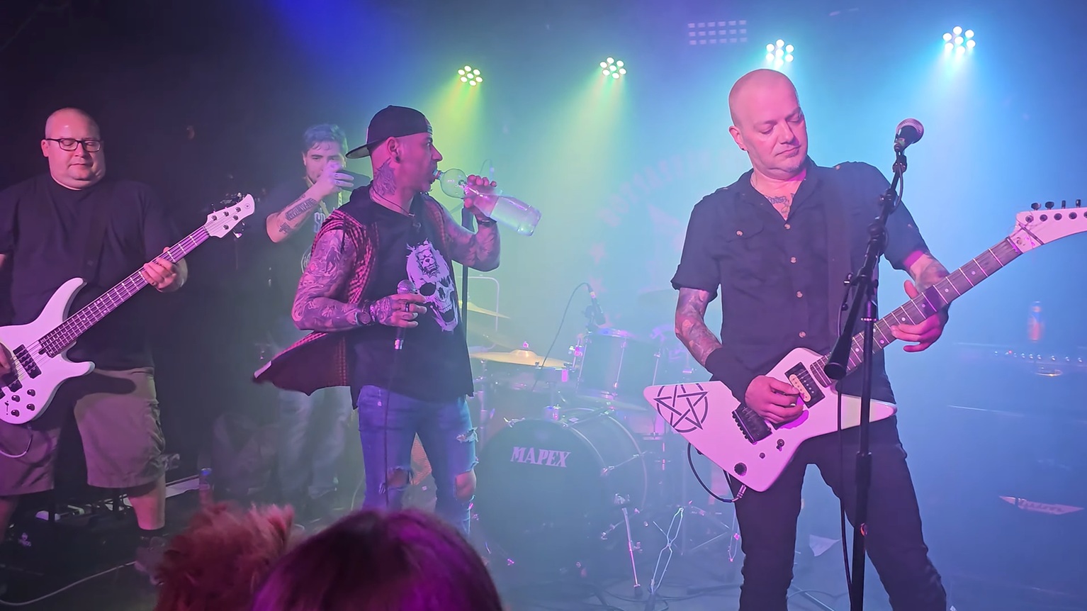 Meghalt a Rózsaszín Pittbull gitárosa