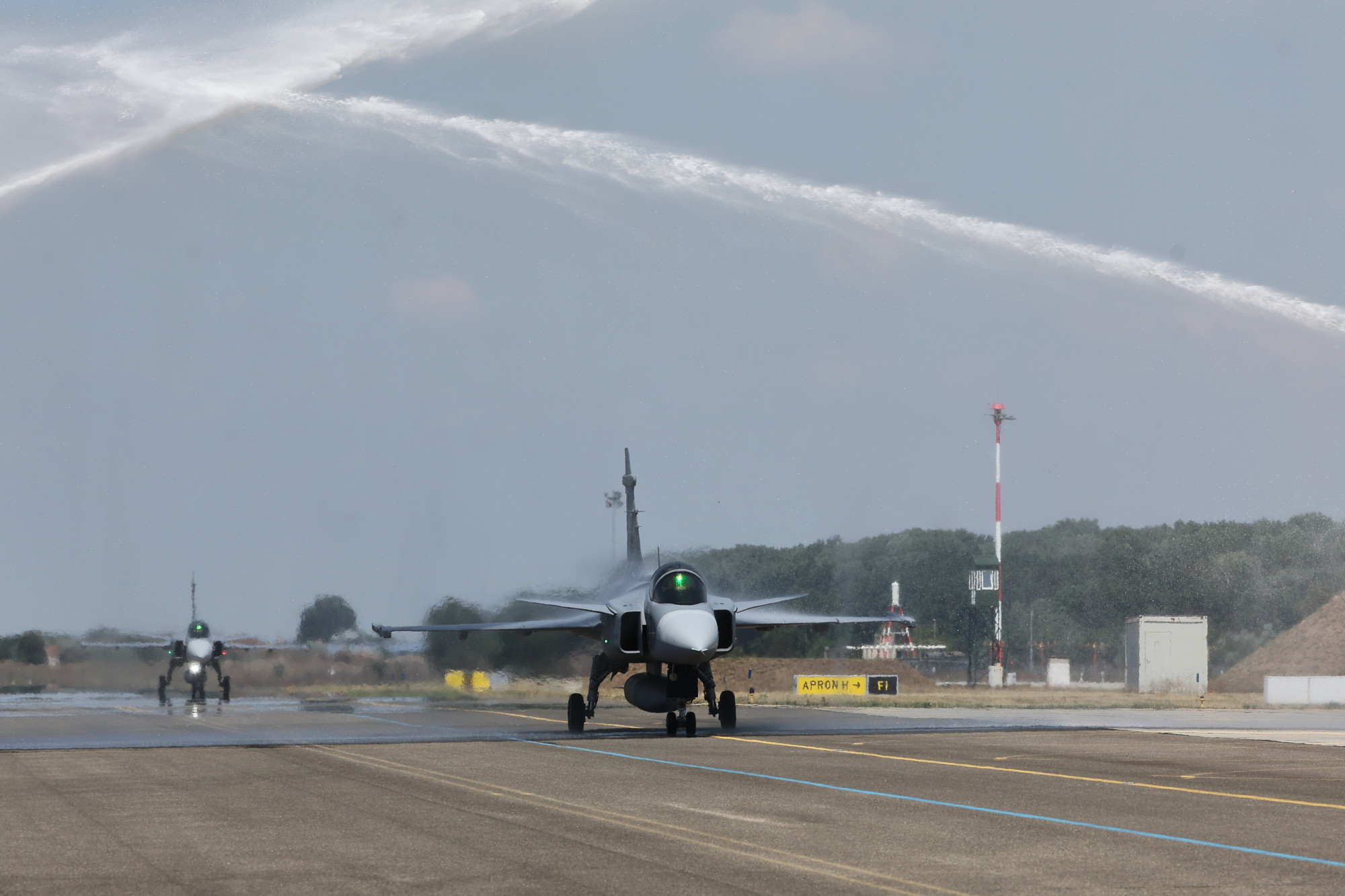 Kecskeméten megünnepelték azokat a Gripeneket, amelyekről a svéd NATO-csatlakozás halogatása idején állapodott meg az Orbán-kormány