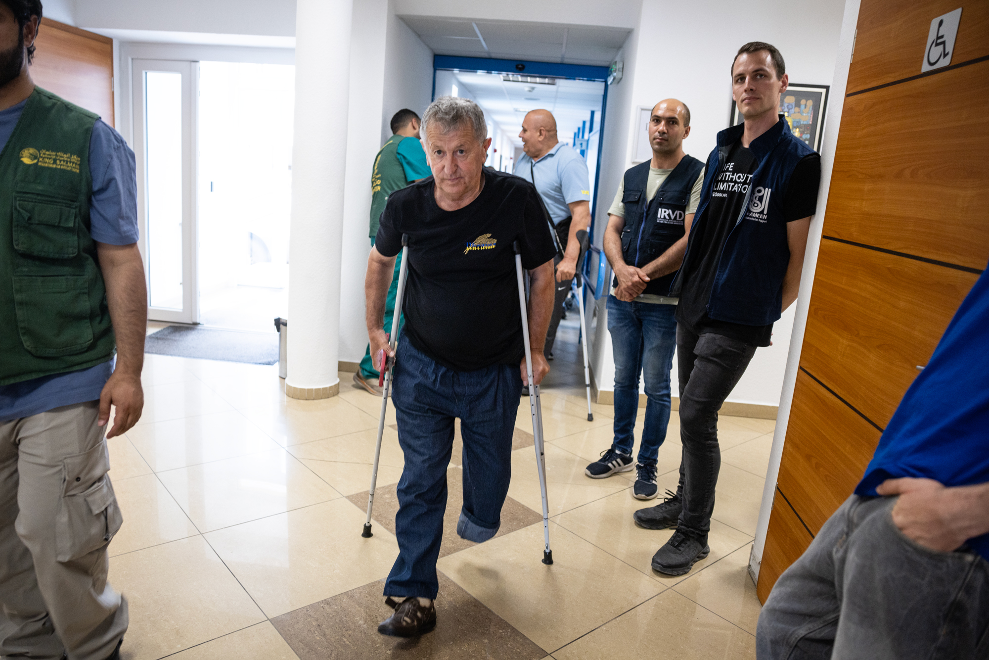 Önkéntesek pótolják az ukrán amputáltak végtagjait, akiknek a háború miatt a hazájukban már nem jut ellátás