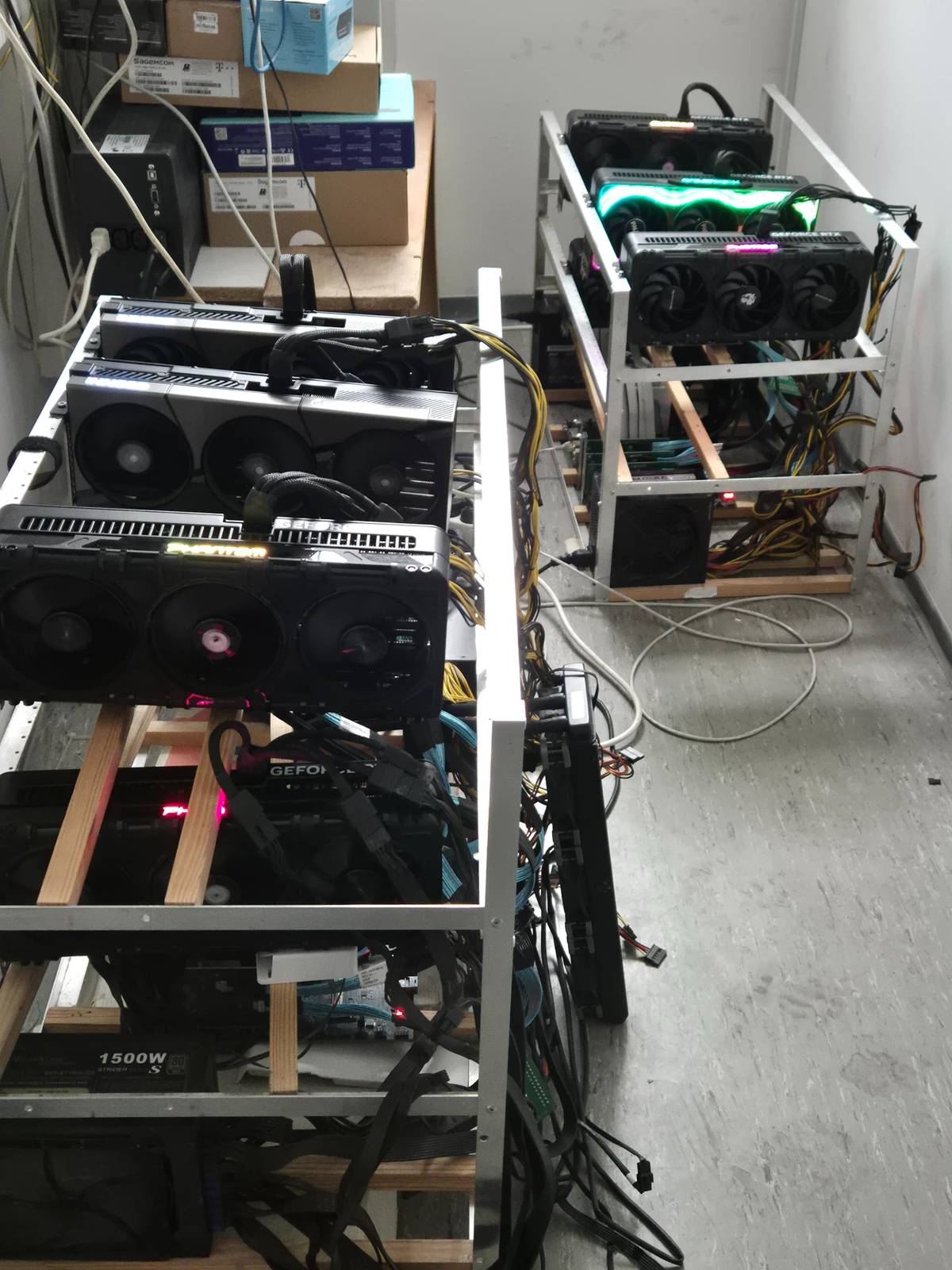 Az önkormányzattól lophatott áramot bitcoinbizniszéhez a békásmegyeri piac igazgatója
