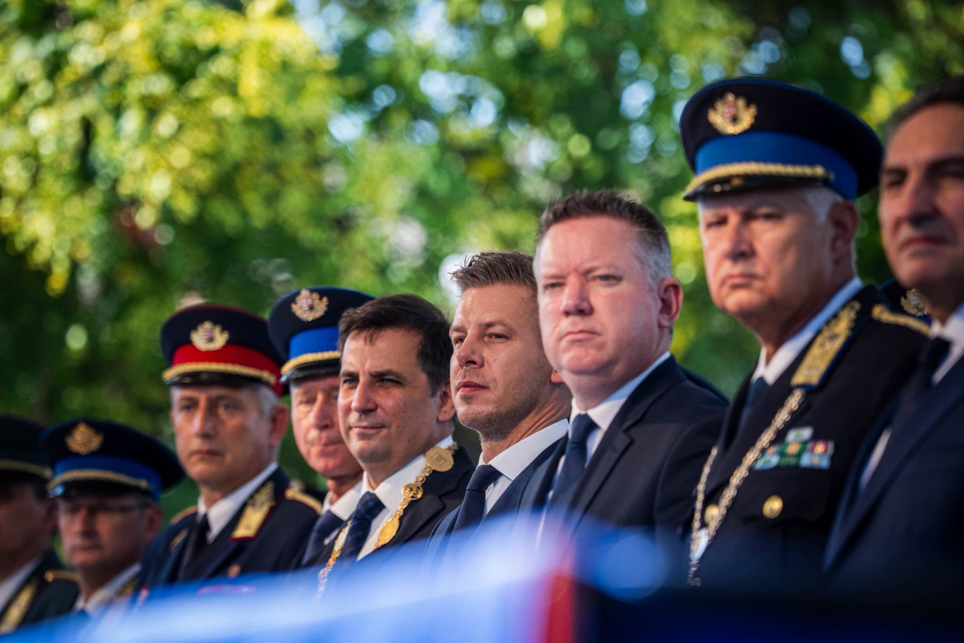 Friss hírek: Az első sorban ott állt Szabó Bence, aki felszólalt, amikor törvénytelenséget látott.