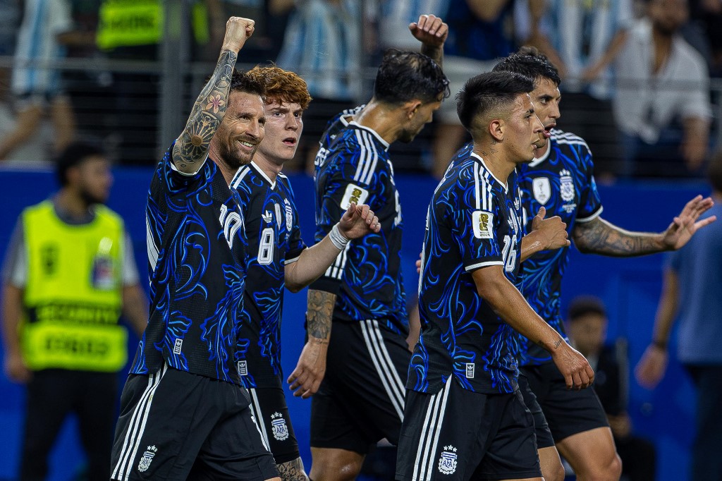 Messi csereként állt csak be, de azért tovább javította saját rekordjait