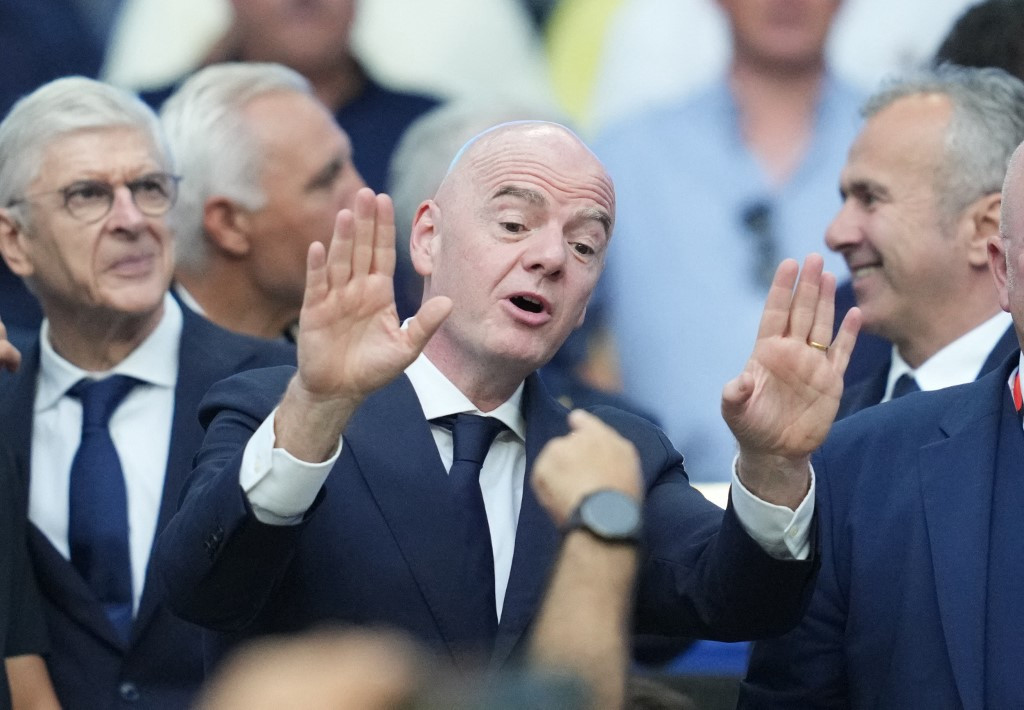 Meghátrált Infantino, árusítja ki a focivébét magánbefektetőknek