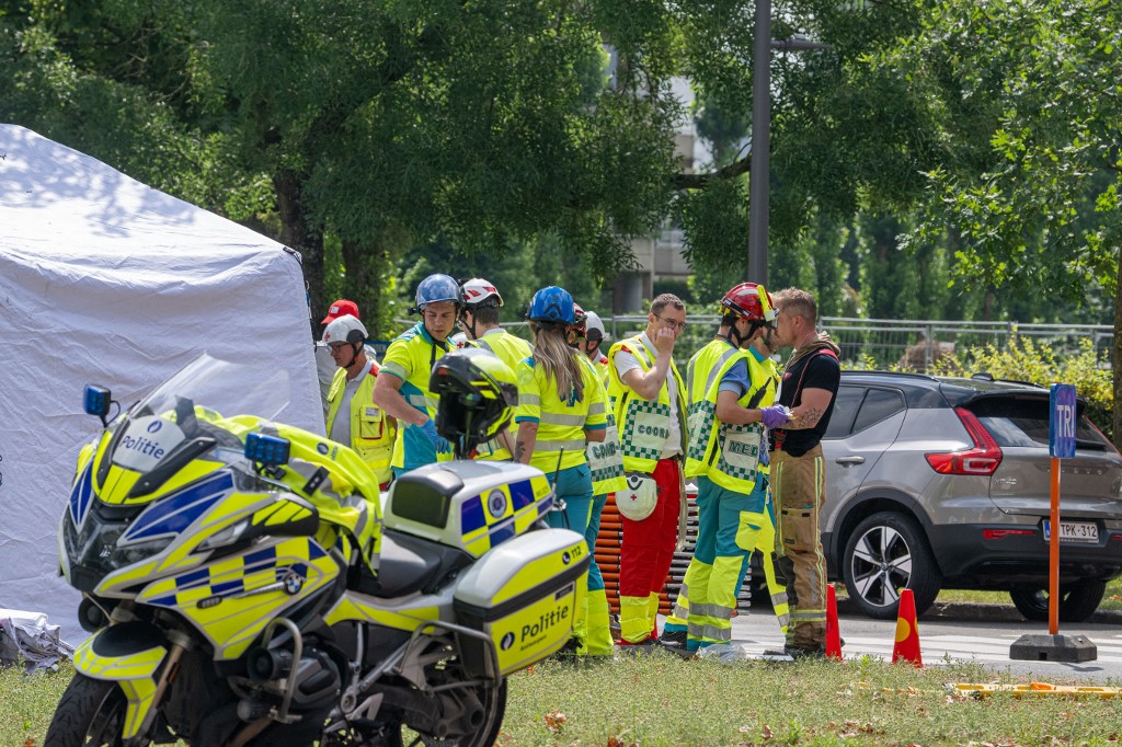 Legalább öt ember meghalt, miután kigyulladt egy 10 emeletes ház Antwerpenben