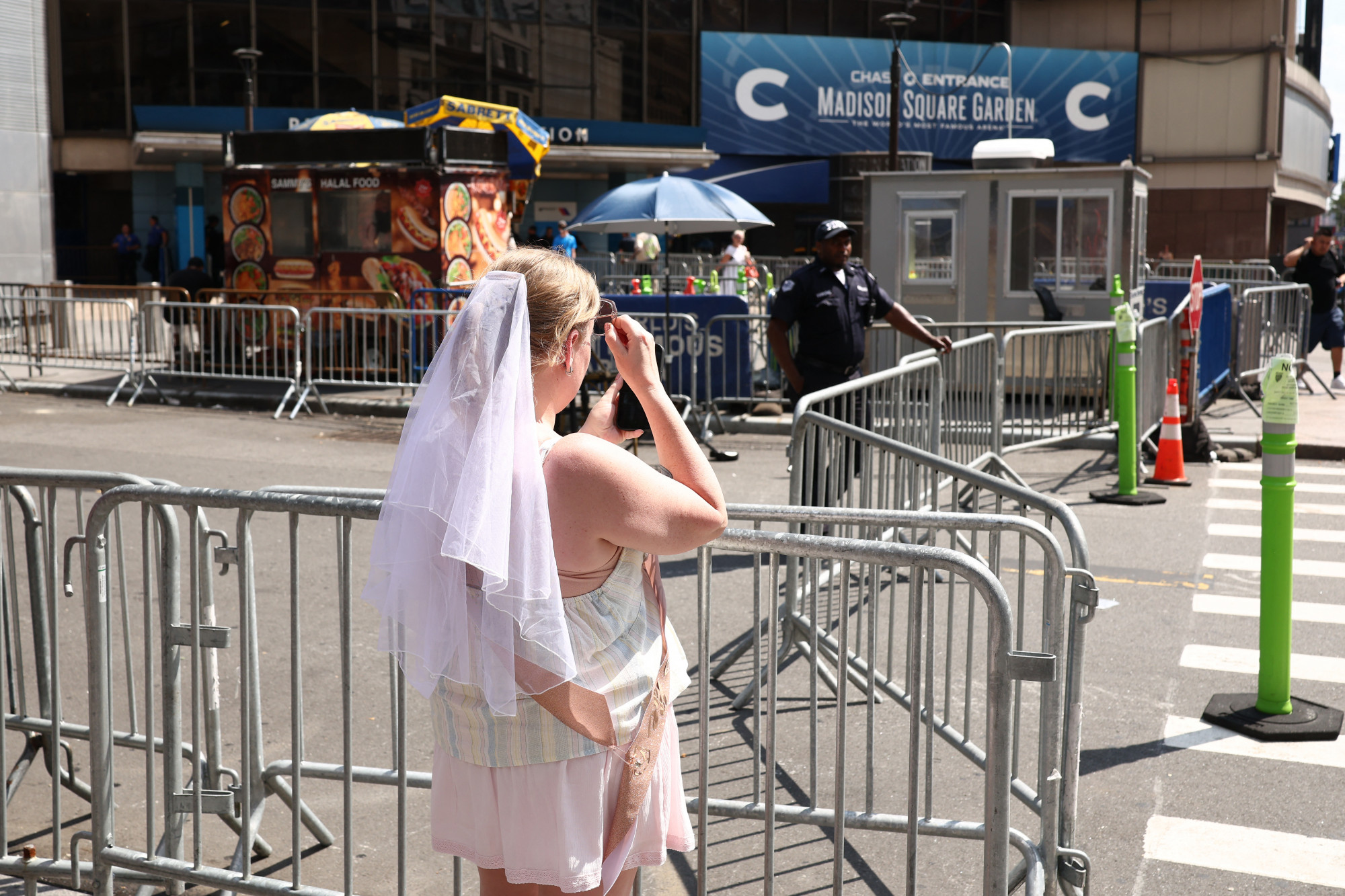 Tényleg New Yorkban házasodott össze Taylor Swift és Travis Kelce, Adam Sandler adta őket össze
