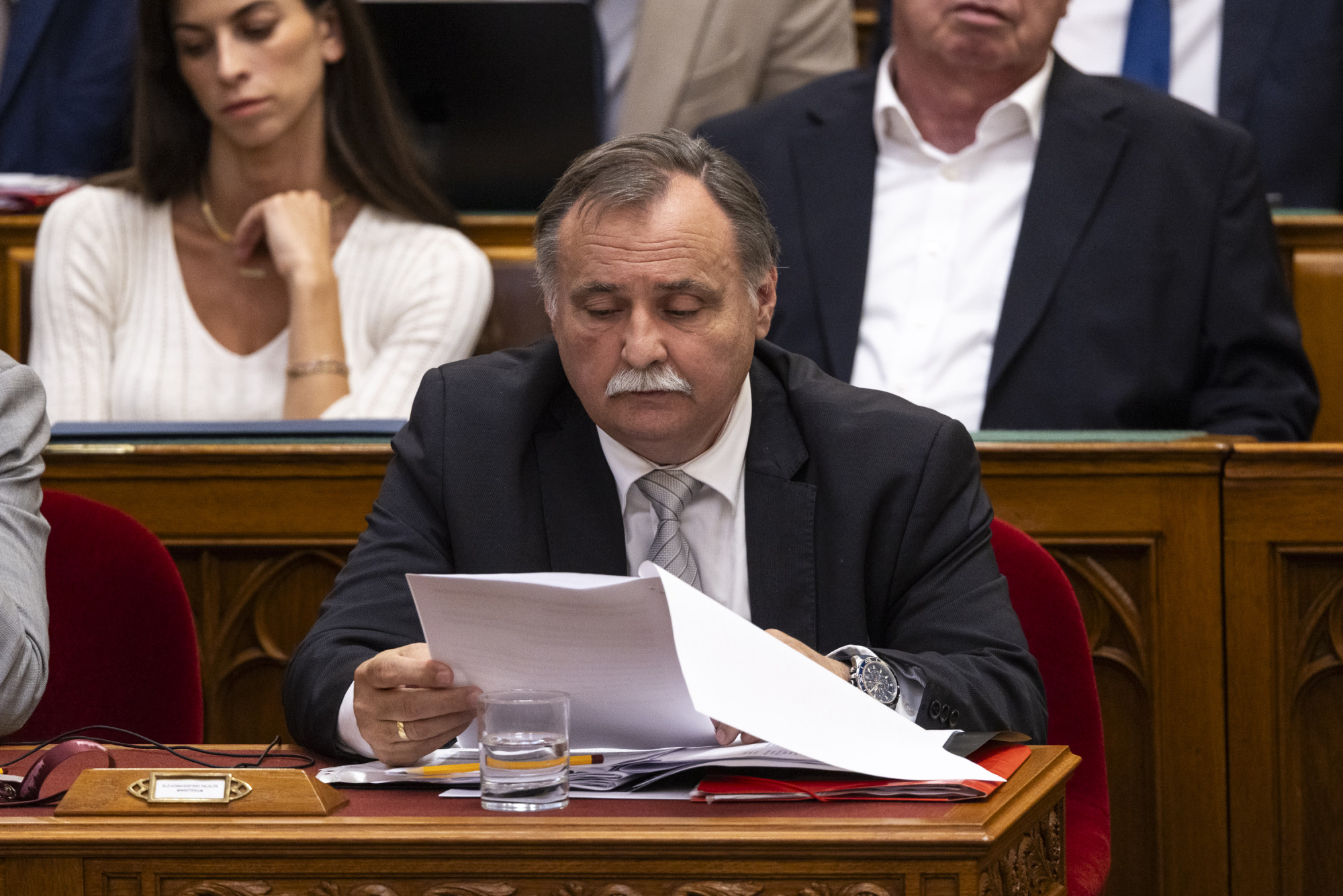 Gajdos László szerint butaság, hogy a Mol volt jogászára bízták a MOHU-koncesszió felülvizsgálatát
