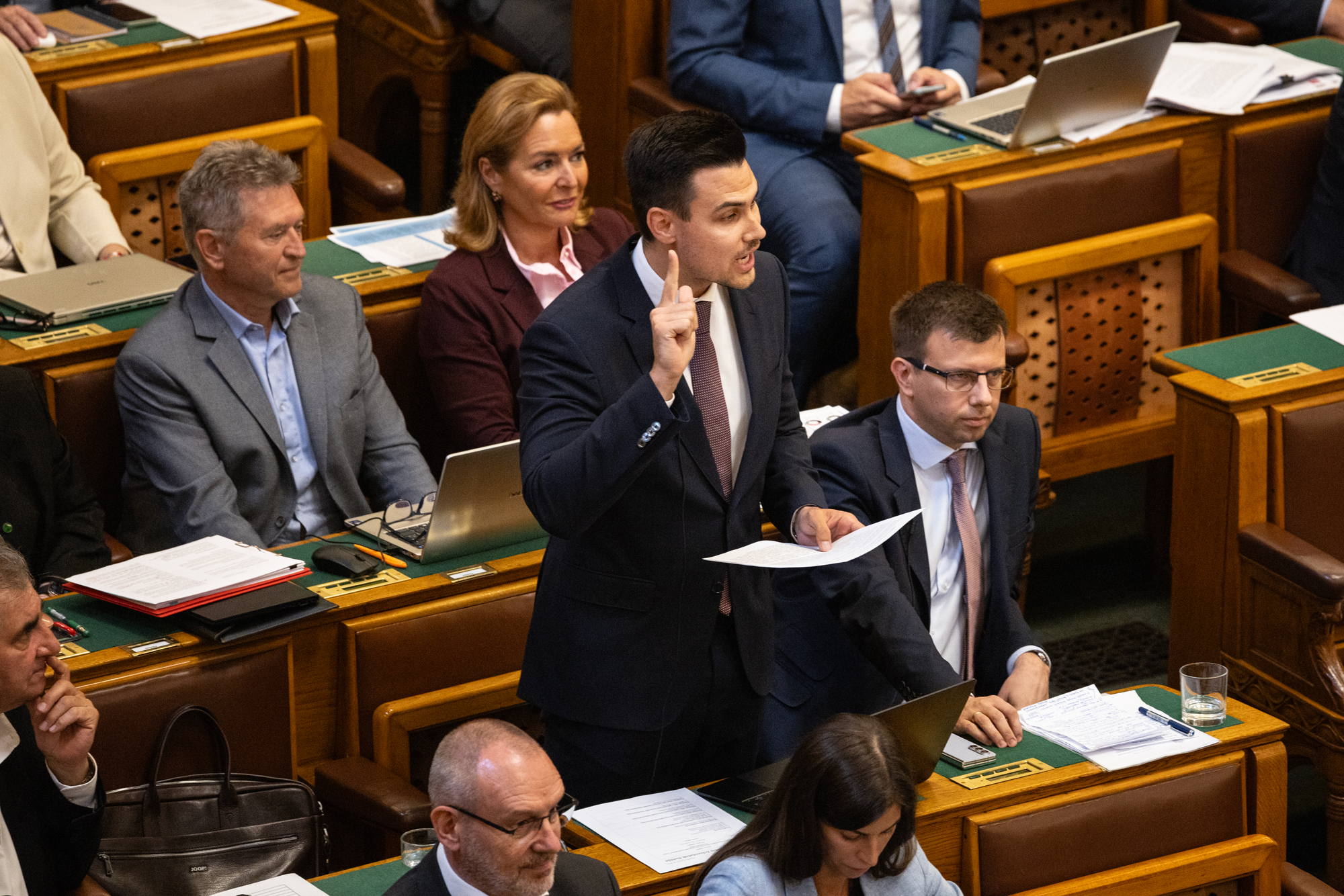Botswana, Paraguay és Niger is eszébe jutott az ellenzéknek az alaptörvény módosításáról
