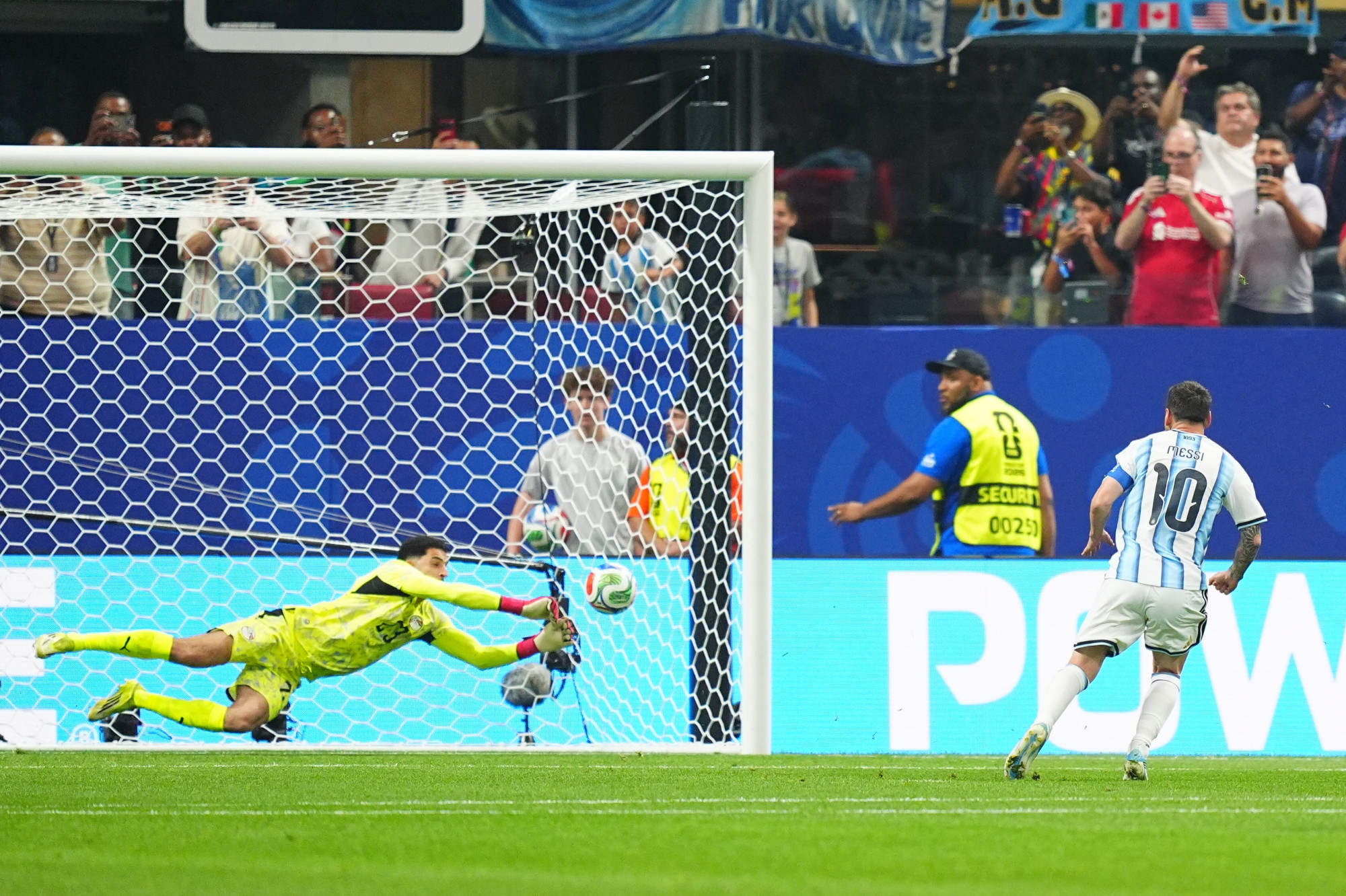 Messi megint kihagyott egy 11-est