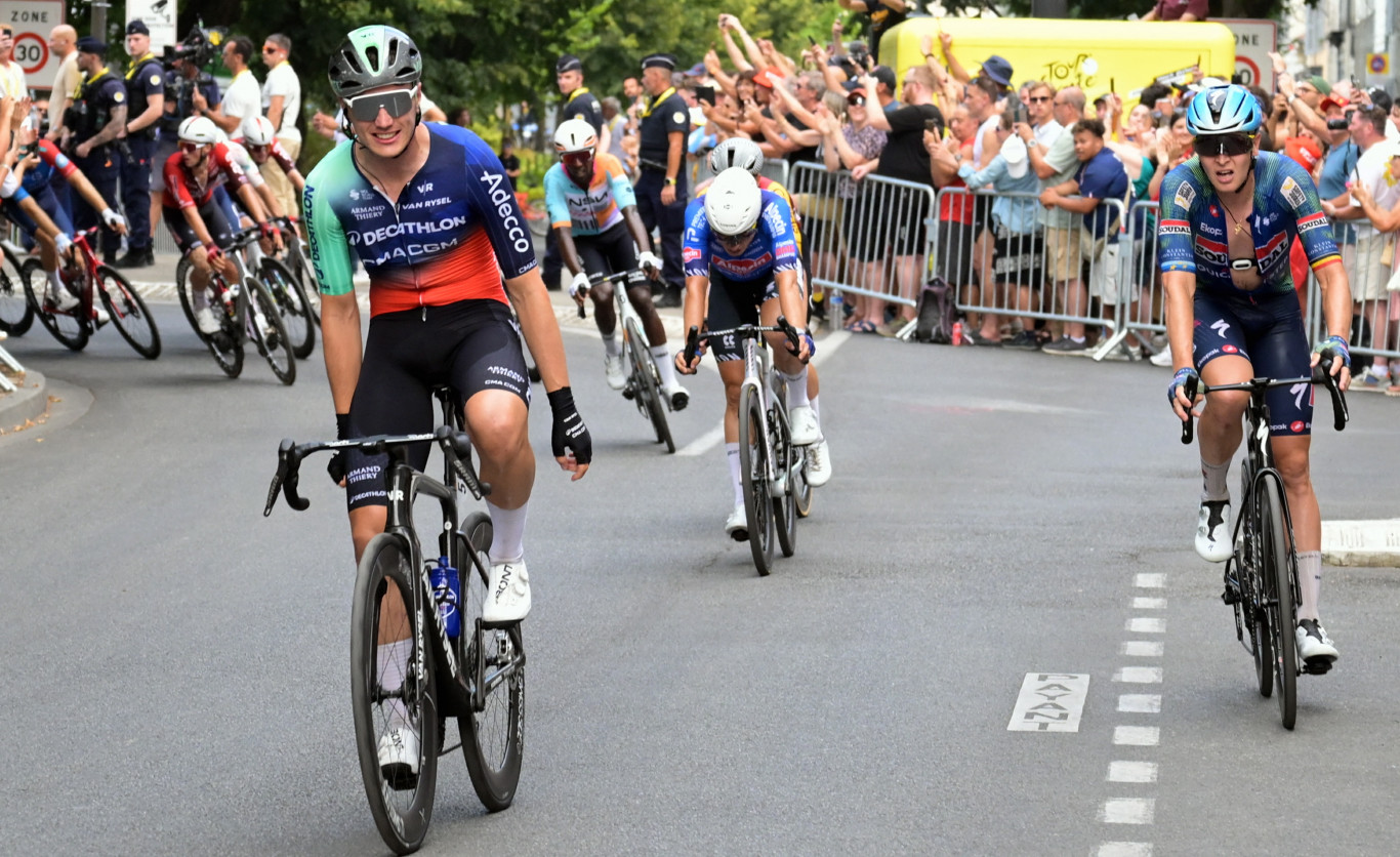 A köztelevízió ellentmondásos Tour de France közvetítése és a közpénzek felhasználása A köztelevízió ellentmondásos Tour de France közvetítése és a közpénzek felhasználása