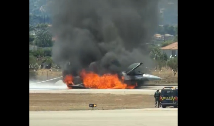Egy görög F-16-os kigyulladt és kényszerleszállást hajtott végre a zákinthoszi repülőtéren
