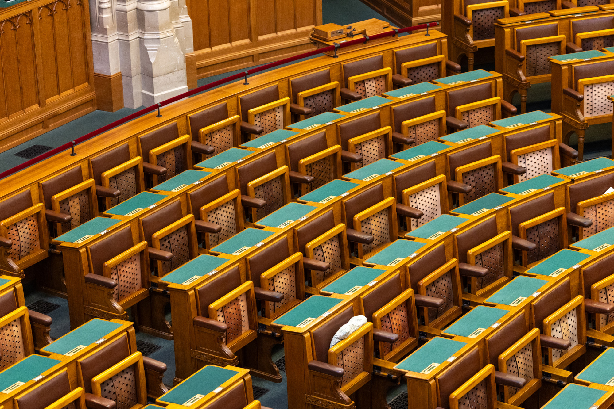 Energiatakarékosság miatt hétfő-kedden szünetel az Abszolút Parlament