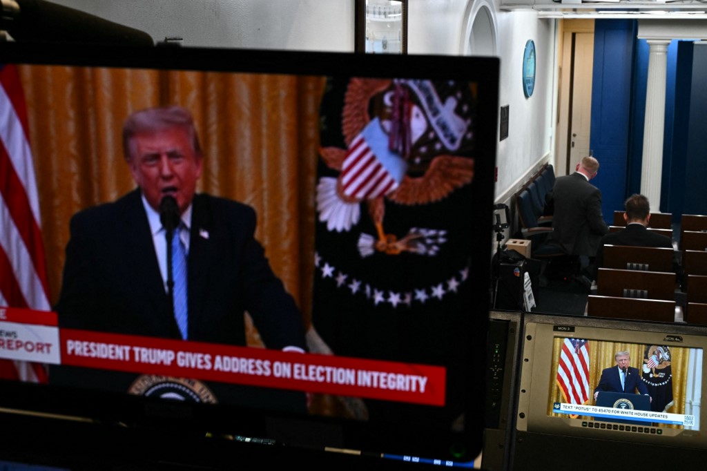 Trump bemorcult: visszavonná azoknak a tévétársaságoknak az engedélyét, amelyek nem sugározták a csütörtöki beszédét