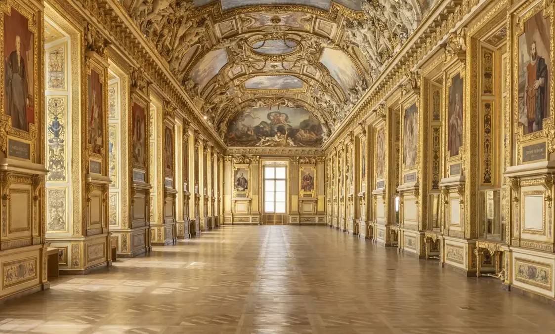 Szerdán kiürítve megnyitják a Louvre-ban az termet, ahonnan koronázási ékszereket loptak tavaly az évszázad műkincsrablásában