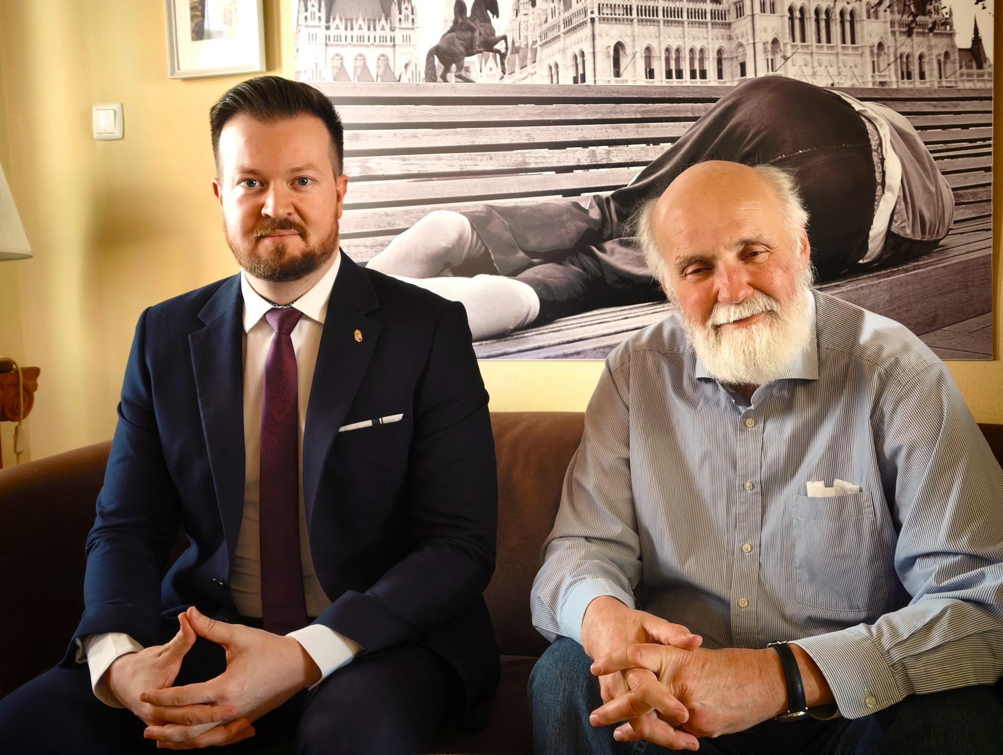 Iványi Gábor szervezetének is személyesen vitte el az adományát Szabó Bence