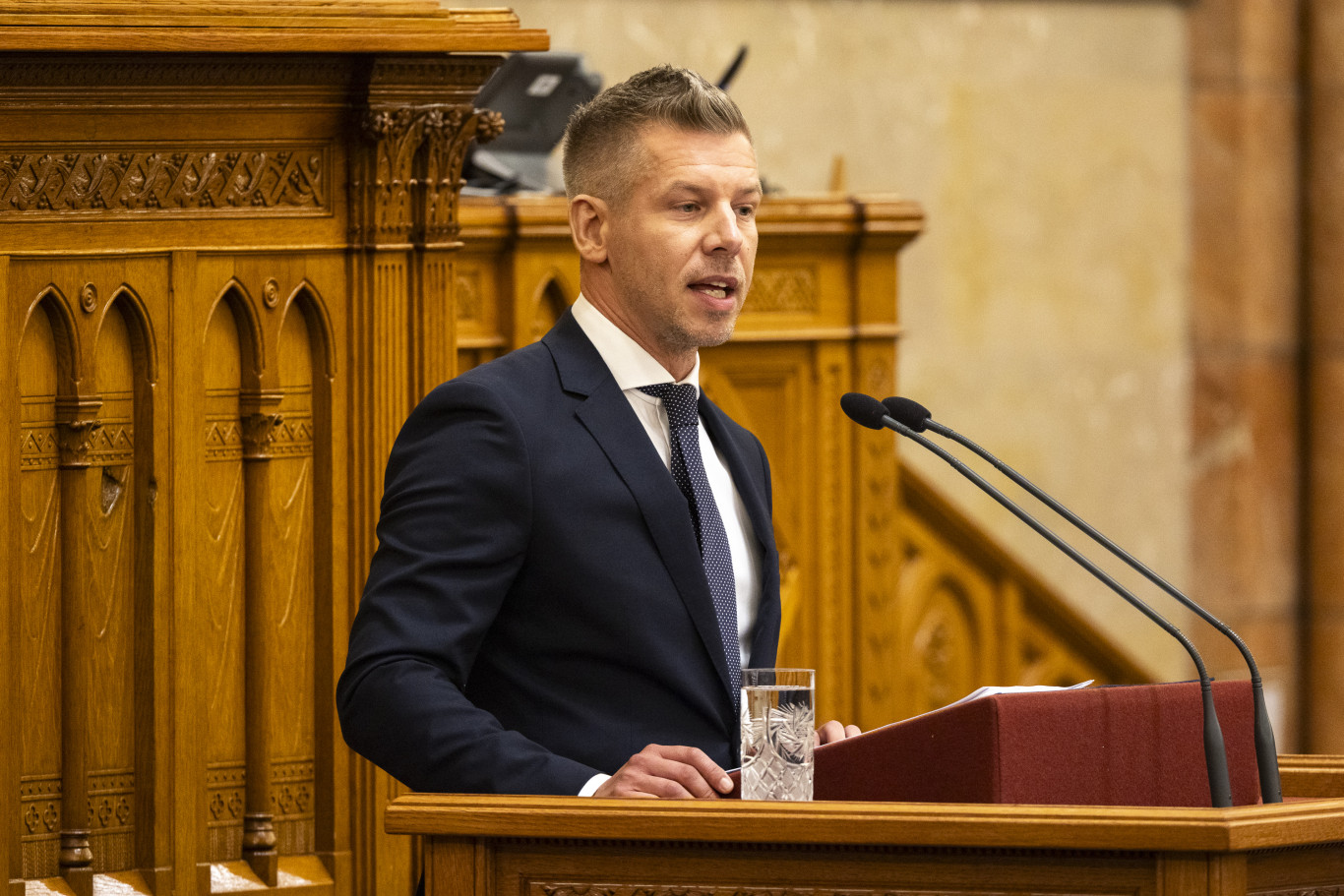 Szégyen, szégyen, szégyen, önök sajnálatot nem érdemelnek -  Magyar Péter beleszállt a Fideszbe Orbán tusványosi beszéde miatt