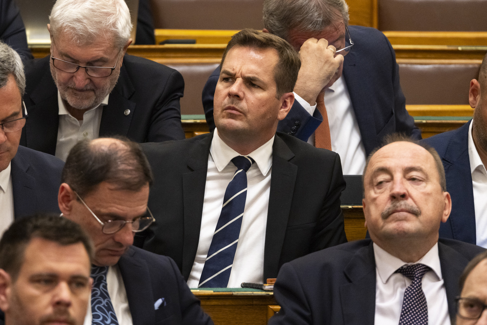 „Szégyen és gyalázat!” – kiborult a Fidesz képviselője attól, hogy leadják Pogány Induló koncertjét a közmédiában