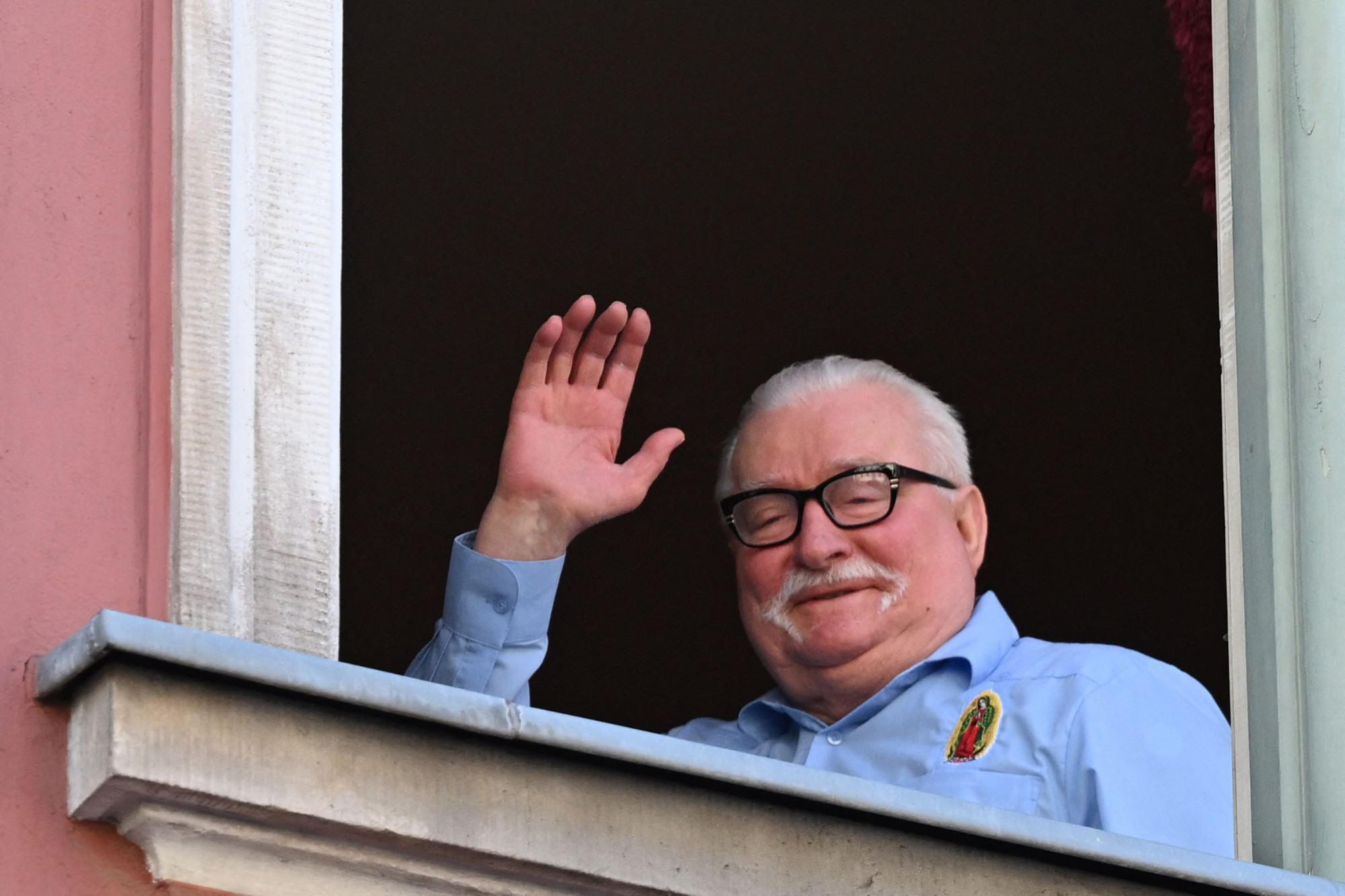 Lech Wałęsa üzent Magyar Péternek: Ha puha vagy, akkor mindent a lehető legnagyobb mértékben akadályoznak. Ha viszont kemény vagy, ők lesznek puhák